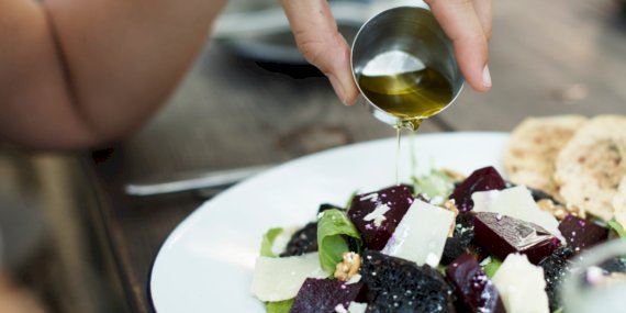 Olive oil helps with weight loss, science confirms